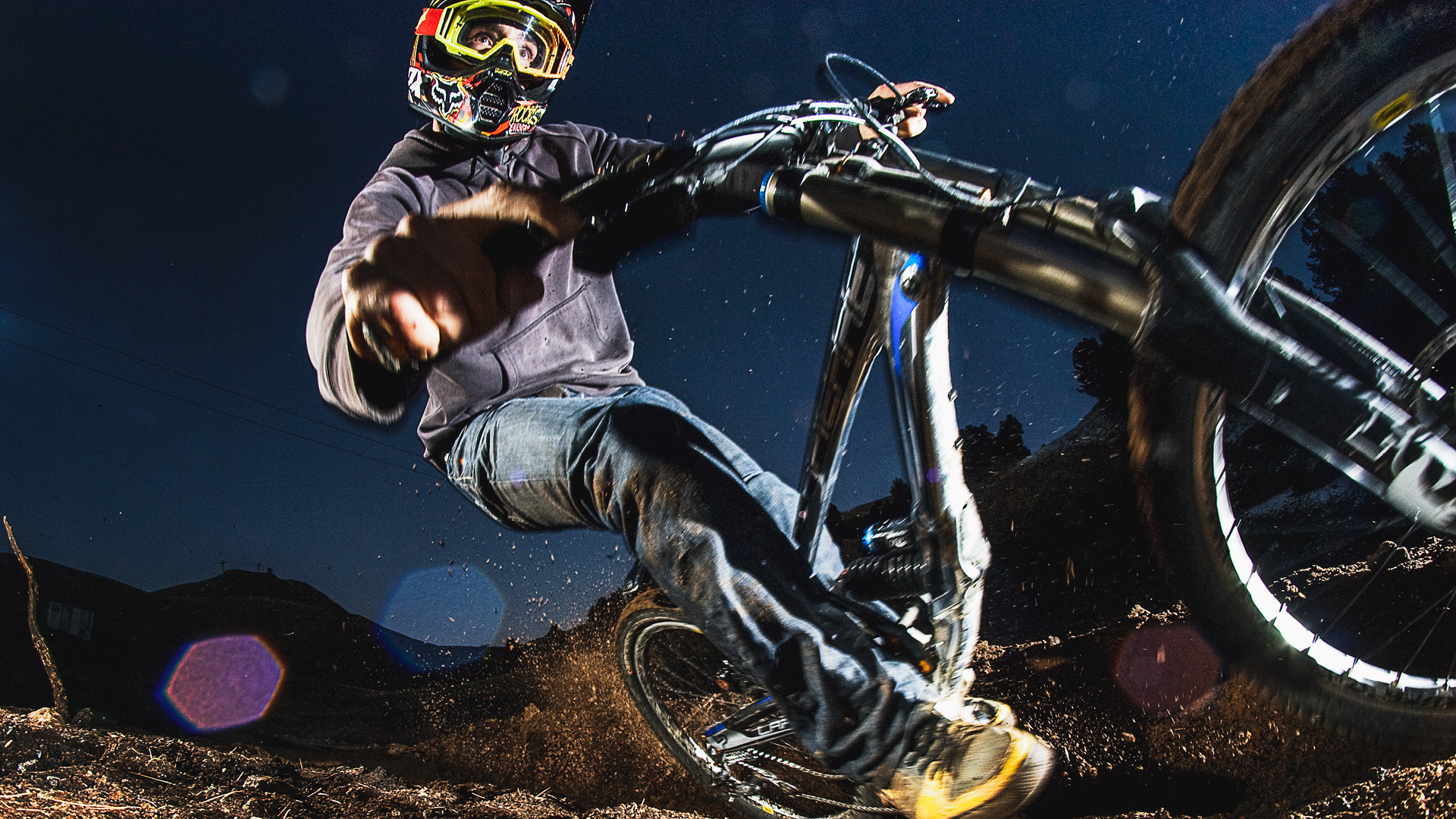 MOUNTAIN BIKE