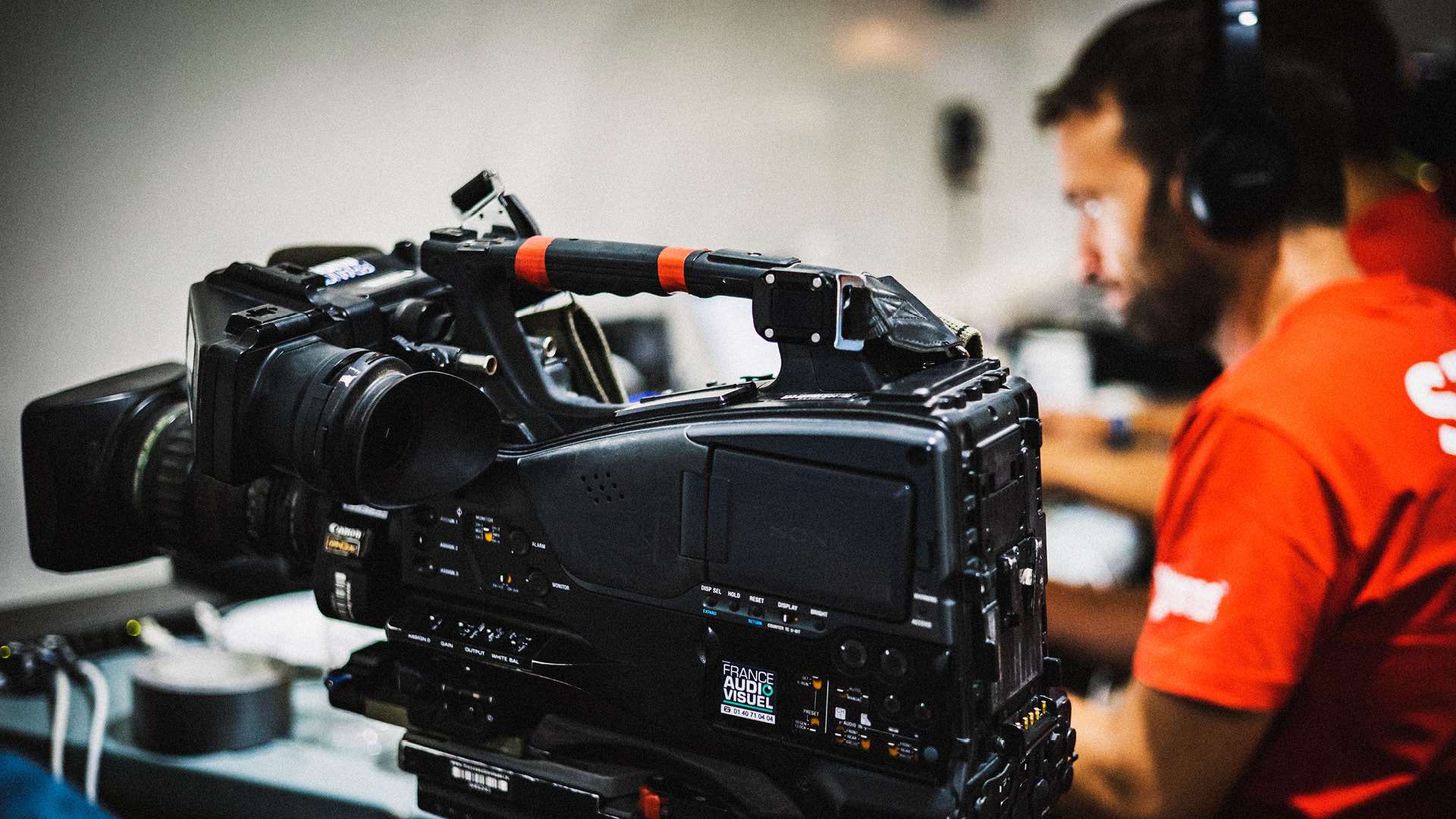TV CREW BACKSTAGE